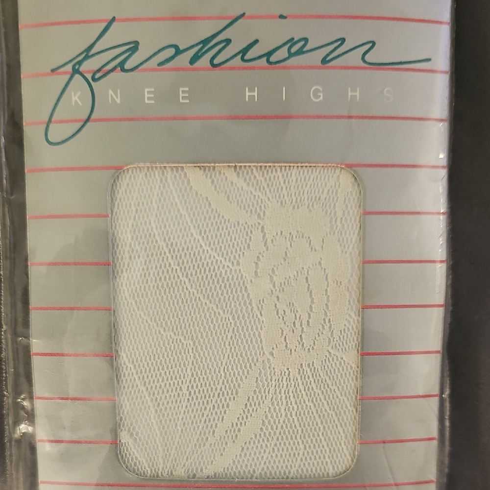 3 Pairs NWT Vintage JCPenney White Fashion Floral Knee Highs - Picture 4 of 4